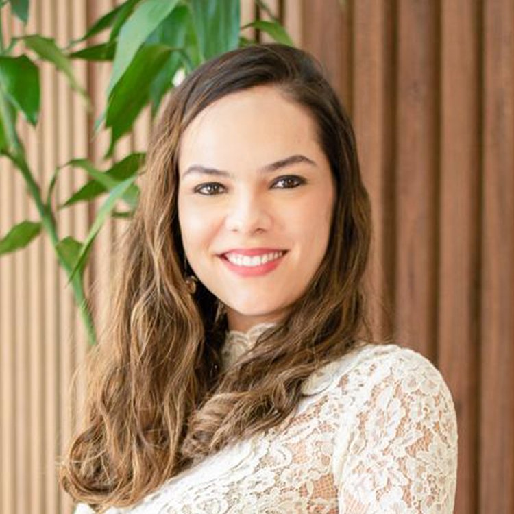 Dra. Isabela Pacheco